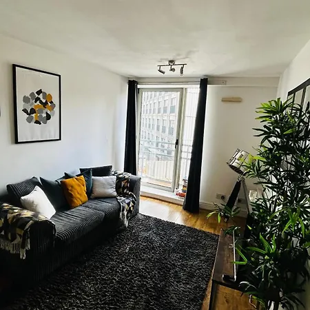 Cozy 1 Bed Flat, Bham Centre, Free Parking Sleeps 2 Apartment *
